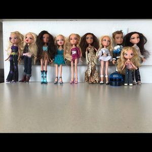 10 Bratz Dolls